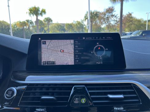 Used 2020 BMW 530i xDrive image 24