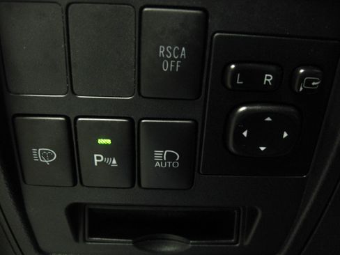 Certified 2017 Toyota Land Cruiser image 23