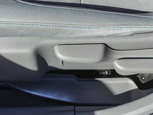 Used 2017 Chevrolet Volt LT w/ Comfort Package image 21