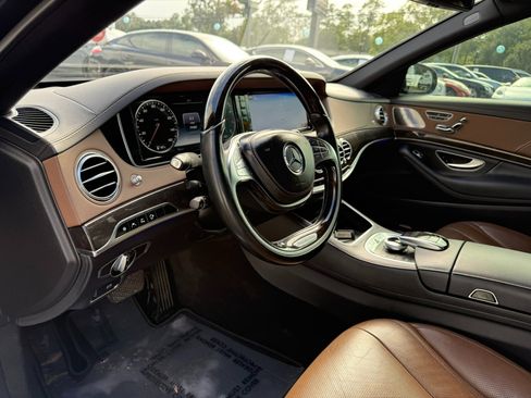 Used 2017 Mercedes-Benz S 550 Sedan image 26
