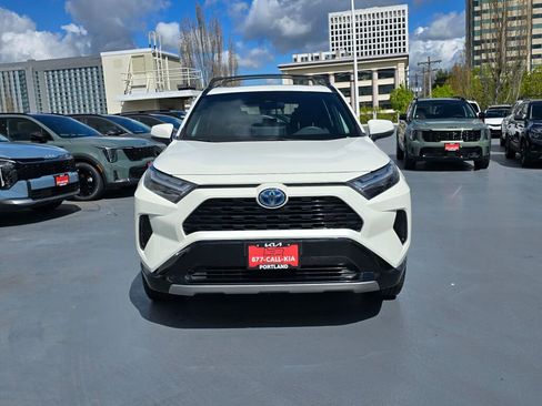 Used 2022 Toyota RAV4 SE w/ Convenience Package AWD/4WD image 8