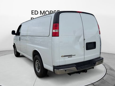 Used 2014 Chevrolet Express 2500 w/ Express Access Plus Package RWD image 3