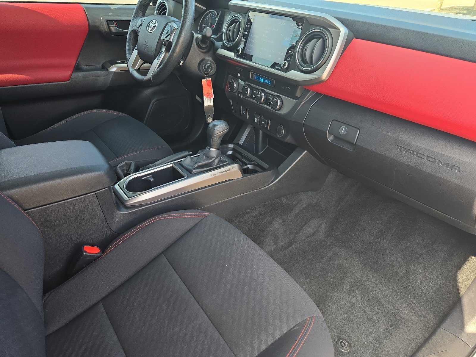Certified 2021 Toyota Tacoma SR5 AWD/4WD image 14