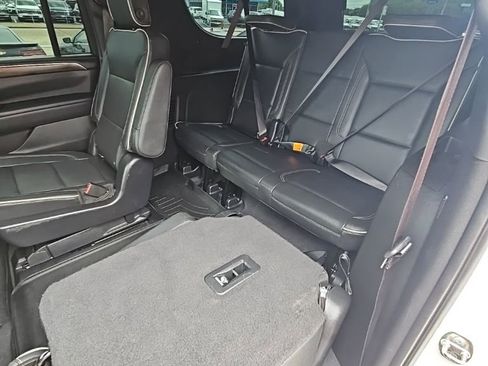 Used 2022 Chevrolet Suburban Premier image 21