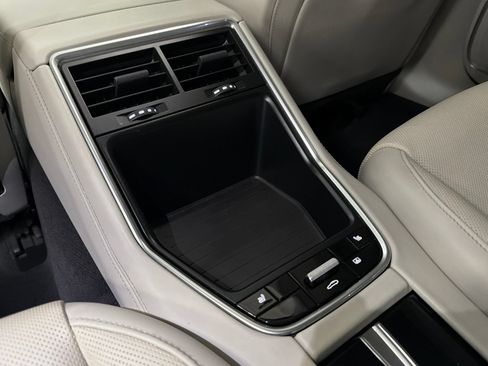 Used 2019 Porsche Panamera 4 AWD/4WD image 40