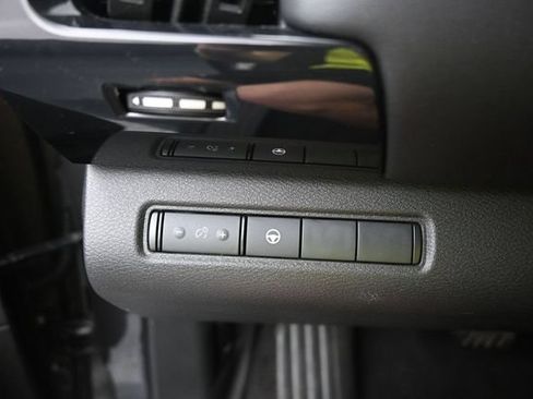 Used 2024 Nissan Pathfinder SV AWD/4WD image 16