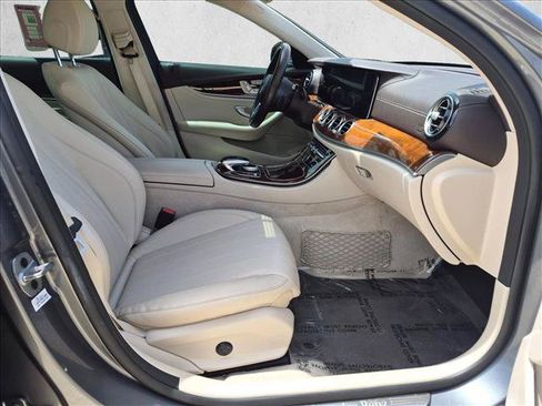 Used 2019 Mercedes-Benz E 300 image 19