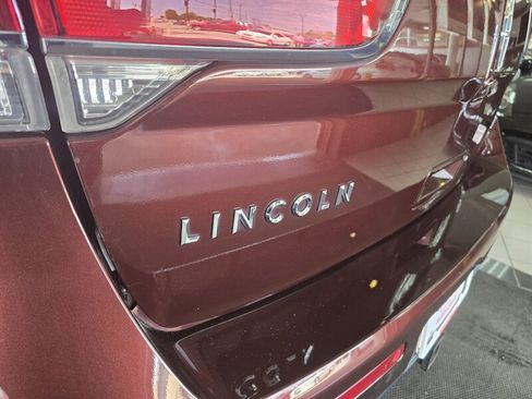 Used 2012 Lincoln MKX AWD image 31