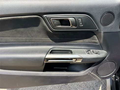 Used 2018 Ford Mustang Shelby GT350 w/ Convenience Package RWD image 18
