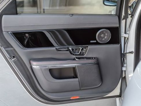 Used 2016 Jaguar XJ image 52