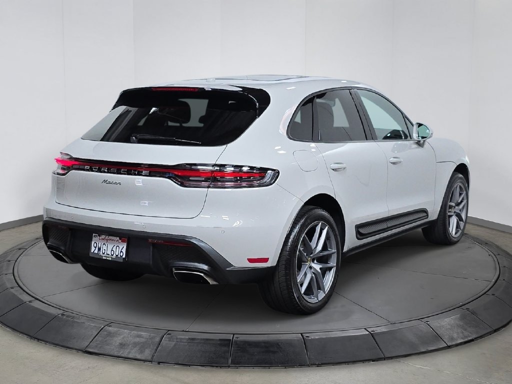 Certified 2026 Porsche Macan AWD/4WD image 7