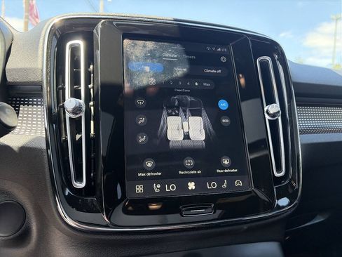Used 2021 Volvo XC40 P8 Recharge w/ Advanced Package AWD/4WD image 33