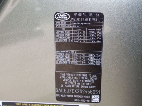 Certified 2025 Land Rover Defender 110 S AWD/4WD image 33
