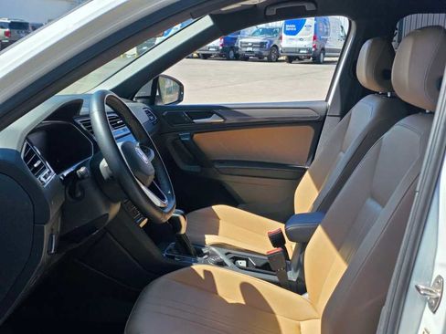 Used 2022 Volkswagen Tiguan SE image 15