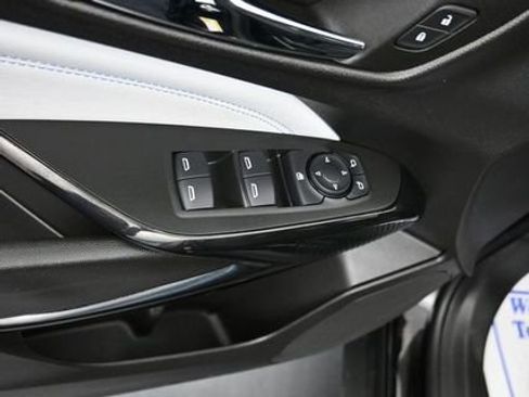 Used 2025 Chevrolet Trax LT w/ LT Convenience Package image 11