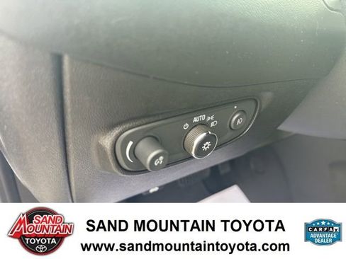 Used 2019 Chevrolet Equinox Premier image 15