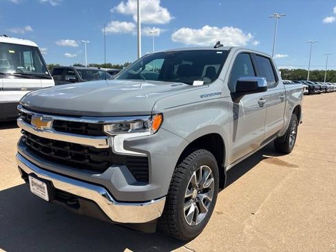 Used 2024 Chevrolet Silverado 1500 LT AWD/4WD image 8