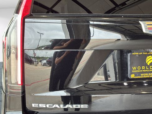 Used 2022 Cadillac Escalade Sport RWD image 42