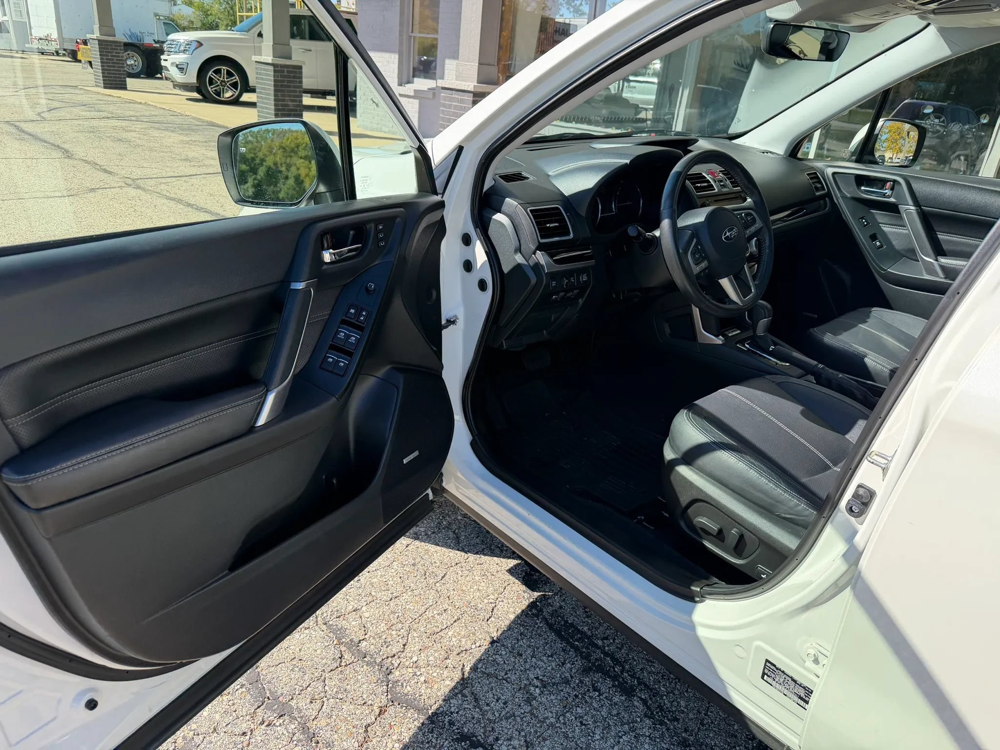 Used 2018 Subaru Forester 2.5i Touring w/ Popular Package #2 AWD/4WD image 9