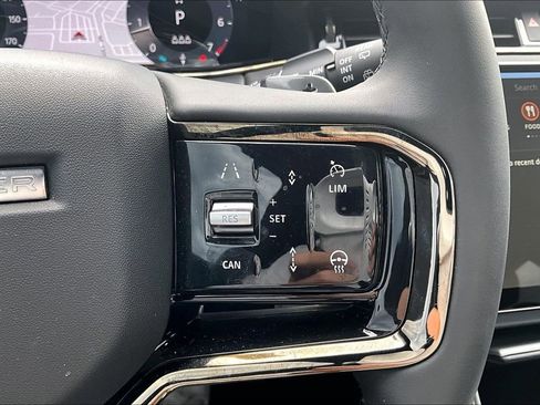 Used 2025 Land Rover Range Rover Evoque S image 21