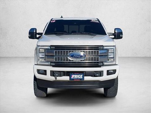 Used 2019 Ford F250 Platinum w/ Platinum Ultimate Package image 2