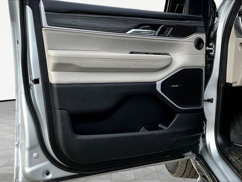 Used 2024 Jeep Wagoneer Series II w/ Flexible Seating Group RWD image 19