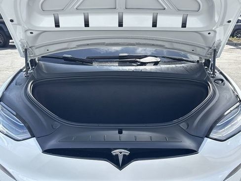 Used 2022 Tesla Model X image 12