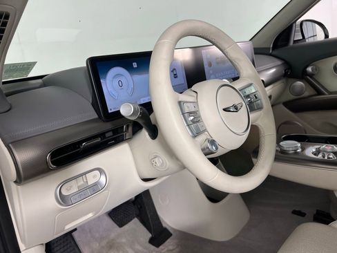 Used 2024 Genesis GV60 Advanced image 21