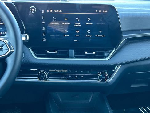 Used 2025 Chevrolet Equinox LT image 12