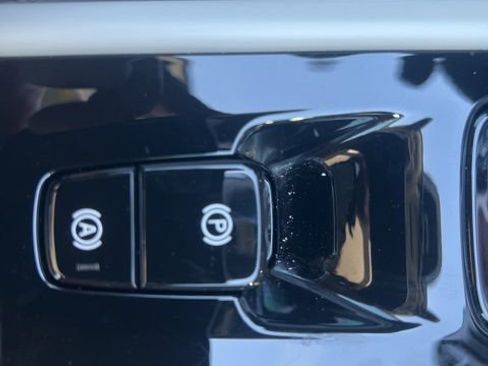 New 2026 Volvo XC40 B5 Plus w/ Climate Package AWD/4WD image 18