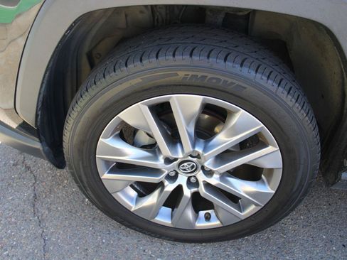 Used 2019 Toyota RAV4 XLE Premium w/ Cold Weather Package AWD/4WD image 13