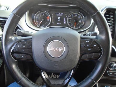 Used 2021 Jeep Cherokee Latitude Plus AWD/4WD image 8
