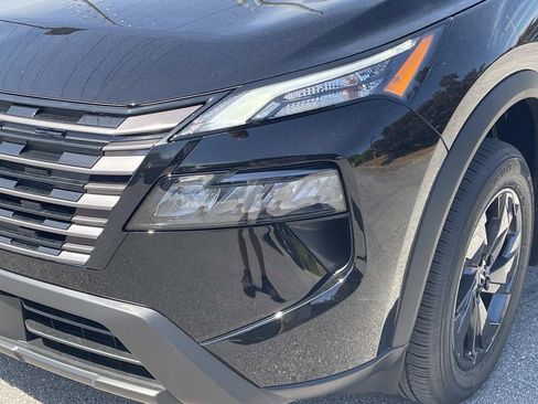 New 2026 Nissan Rogue SV FWD image 9