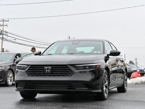 Used 2023 Honda Accord EX image 6