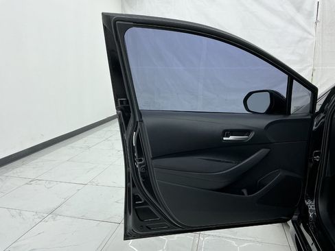 Used 2021 Toyota Corolla LE FWD image 18