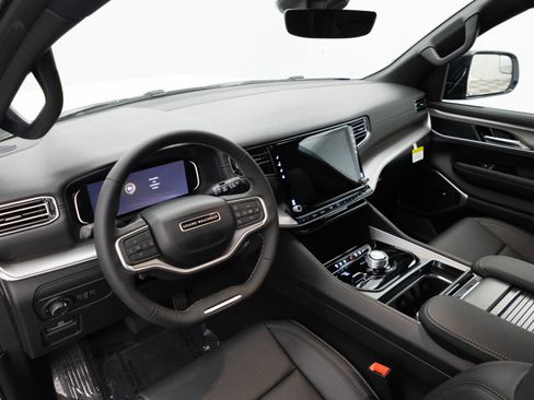 New 2026 Jeep Grand Wagoneer Limited AWD/4WD image 19