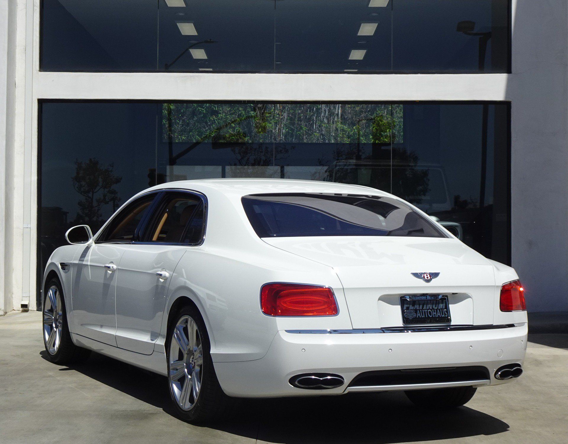Used 2018 Bentley Flying Spur V8 AWD/4WD image 4