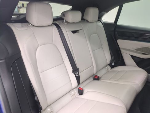 Certified 2025 Porsche Macan 4 Electric AWD/4WD image 23