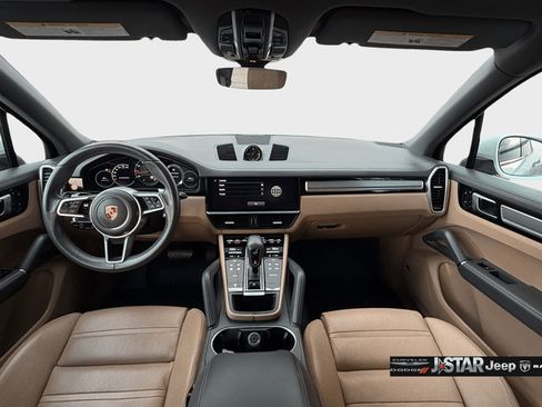 Used 2023 Porsche Cayenne Platinum Edition AWD/4WD image 9
