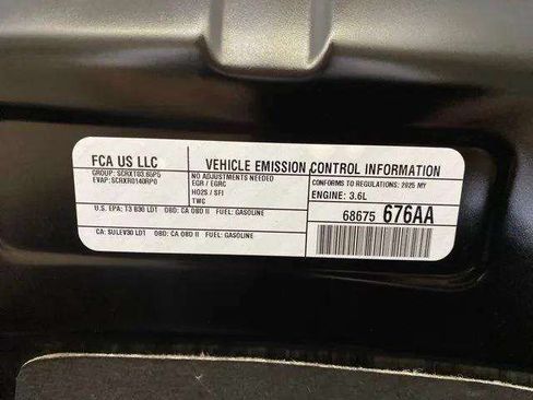 Used 2025 Chrysler Pacifica Select FWD image 87