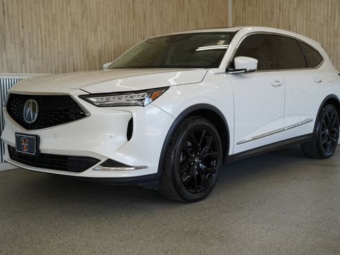 Used 2023 Acura MDX SH-AWD w/ Technology Package image 4