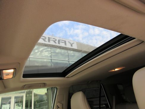 Used 2021 Toyota 4Runner SR5 Premium w/ Moonroof Package RWD image 17