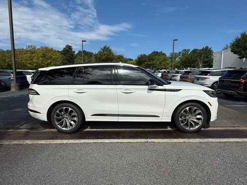 New 2025 Lincoln Aviator 2WD w/ Jet Appearance Package image 16