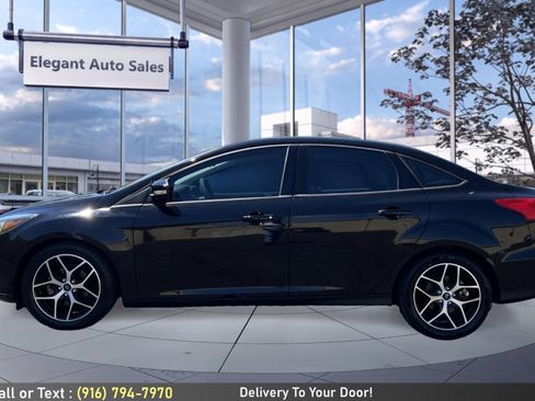 Used 2017 Ford Focus SEL FWD image 8