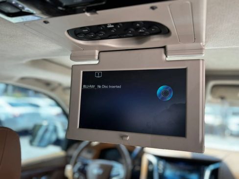 Used 2015 Cadillac Escalade Platinum RWD image 24