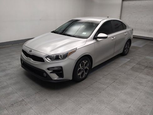 Used 2019 Kia Forte LXS FWD image 2