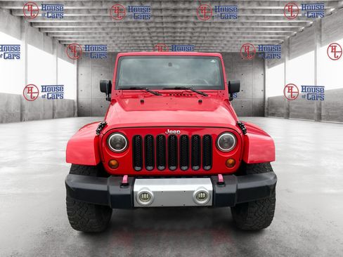 Used 2012 Jeep Wrangler Unlimited Sahara w/ Connectivity Group AWD/4WD image 2