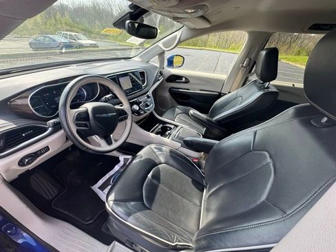 Used 2021 Chrysler Pacifica Limited image 14