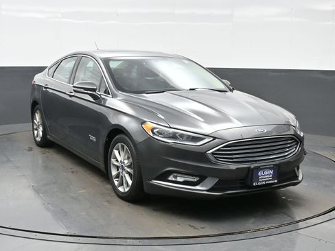 Used 2017 Ford Fusion Energi SE image 8