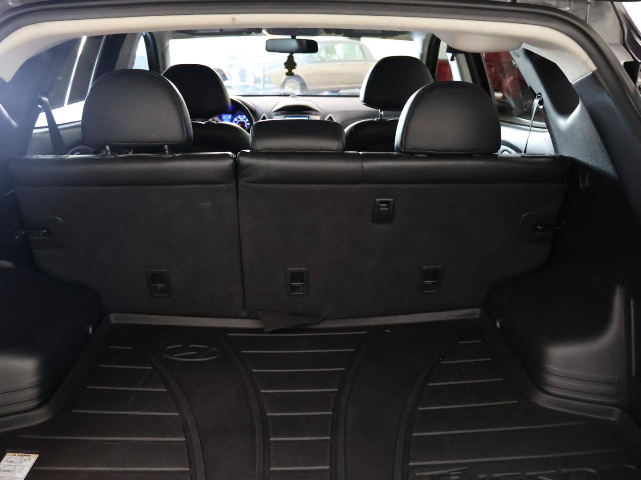 Used 2011 Hyundai Tucson GLS FWD image 16